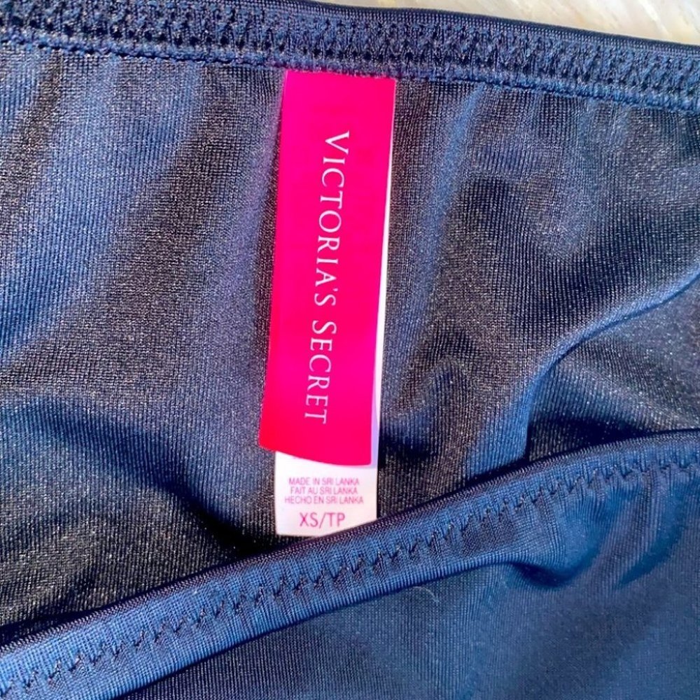VS Bombshell Bikini Set Swimsuit 32A XSmall - Picture 10 of 15